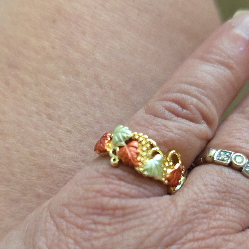 Elegant Gold and Rose Women's Ring